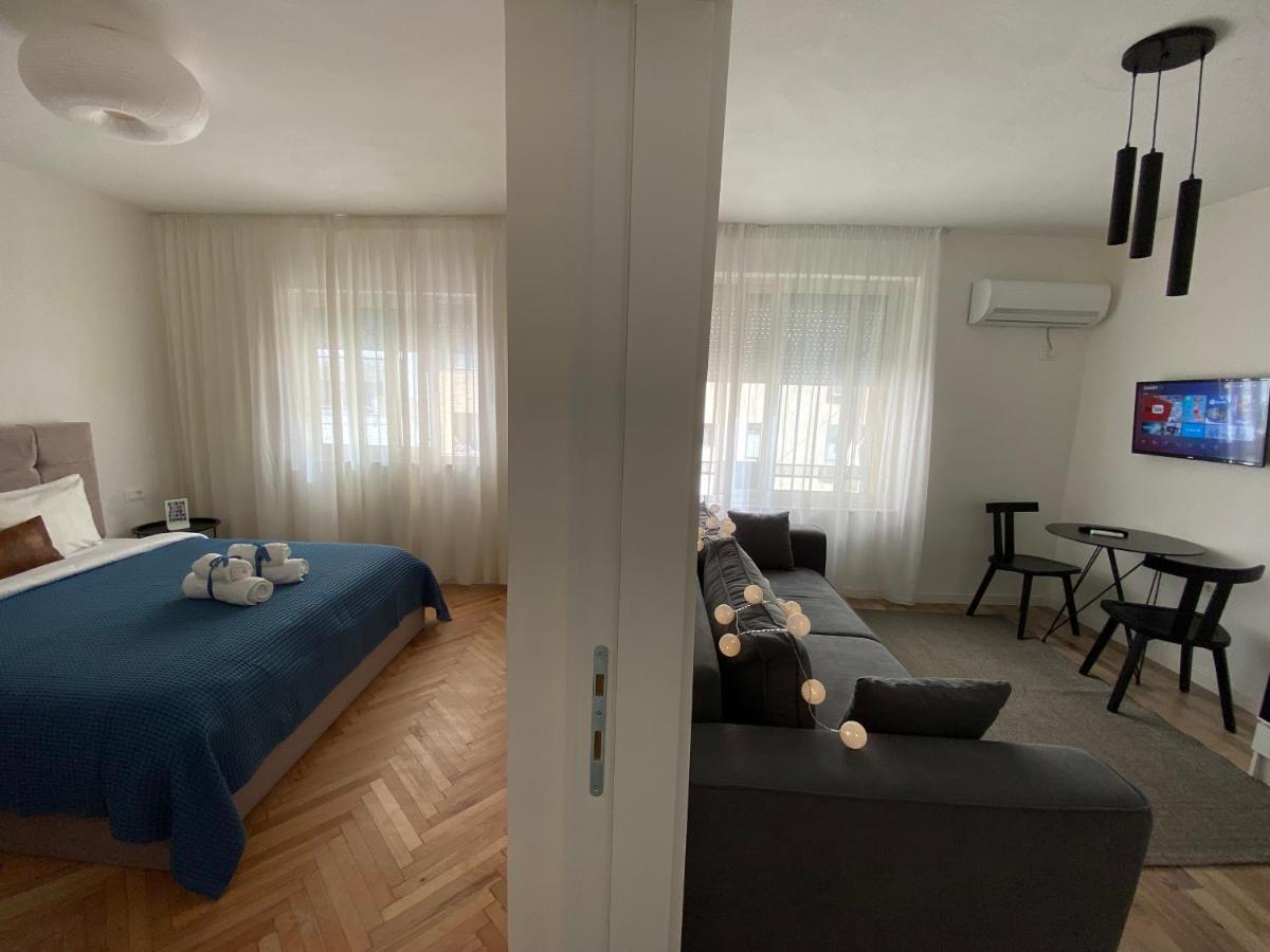 Myslym Shyri'S Apartments Tiranë Ngoại thất bức ảnh