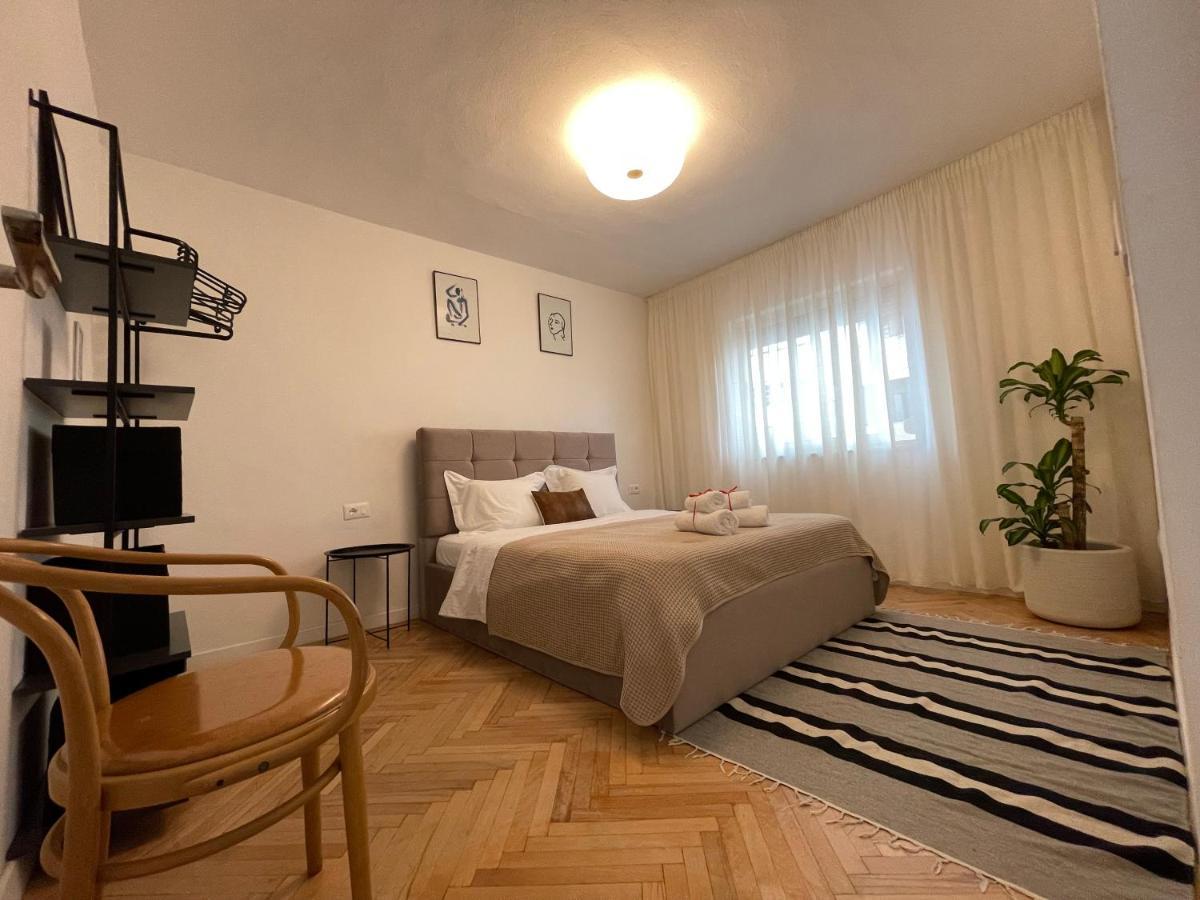 Myslym Shyri'S Apartments Tiranë Ngoại thất bức ảnh