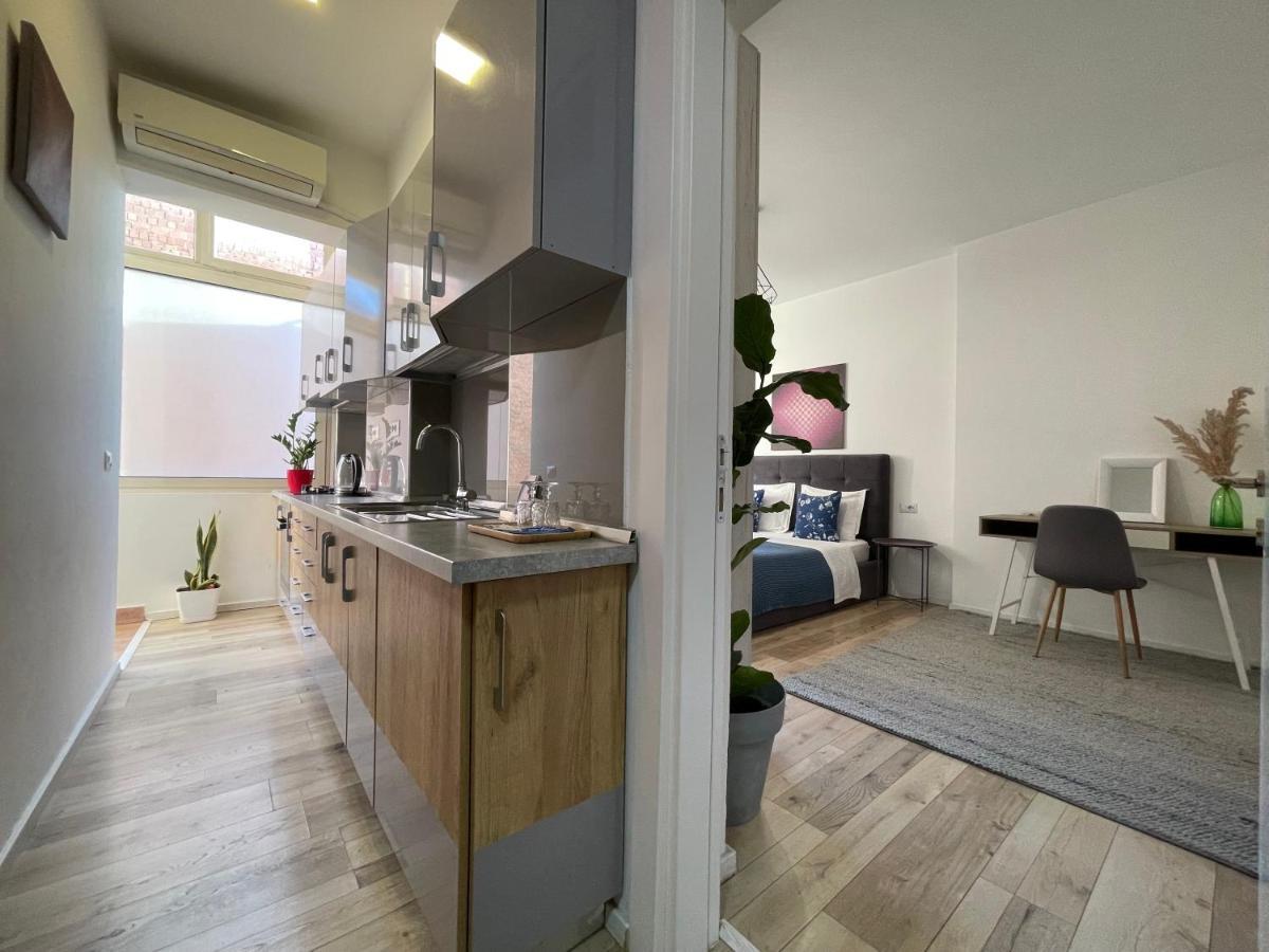 Myslym Shyri'S Apartments Tiranë Ngoại thất bức ảnh