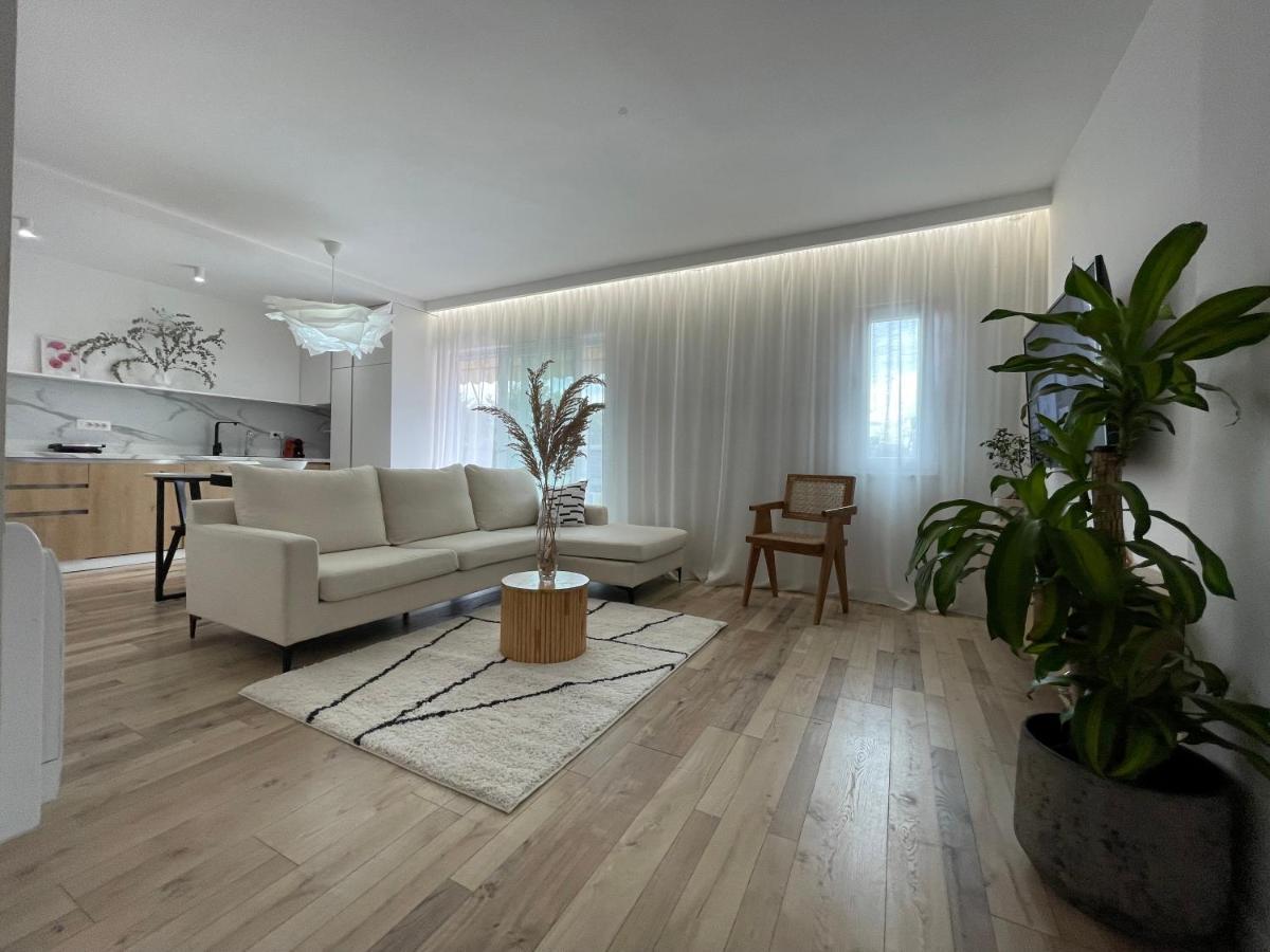 Myslym Shyri'S Apartments Tiranë Ngoại thất bức ảnh