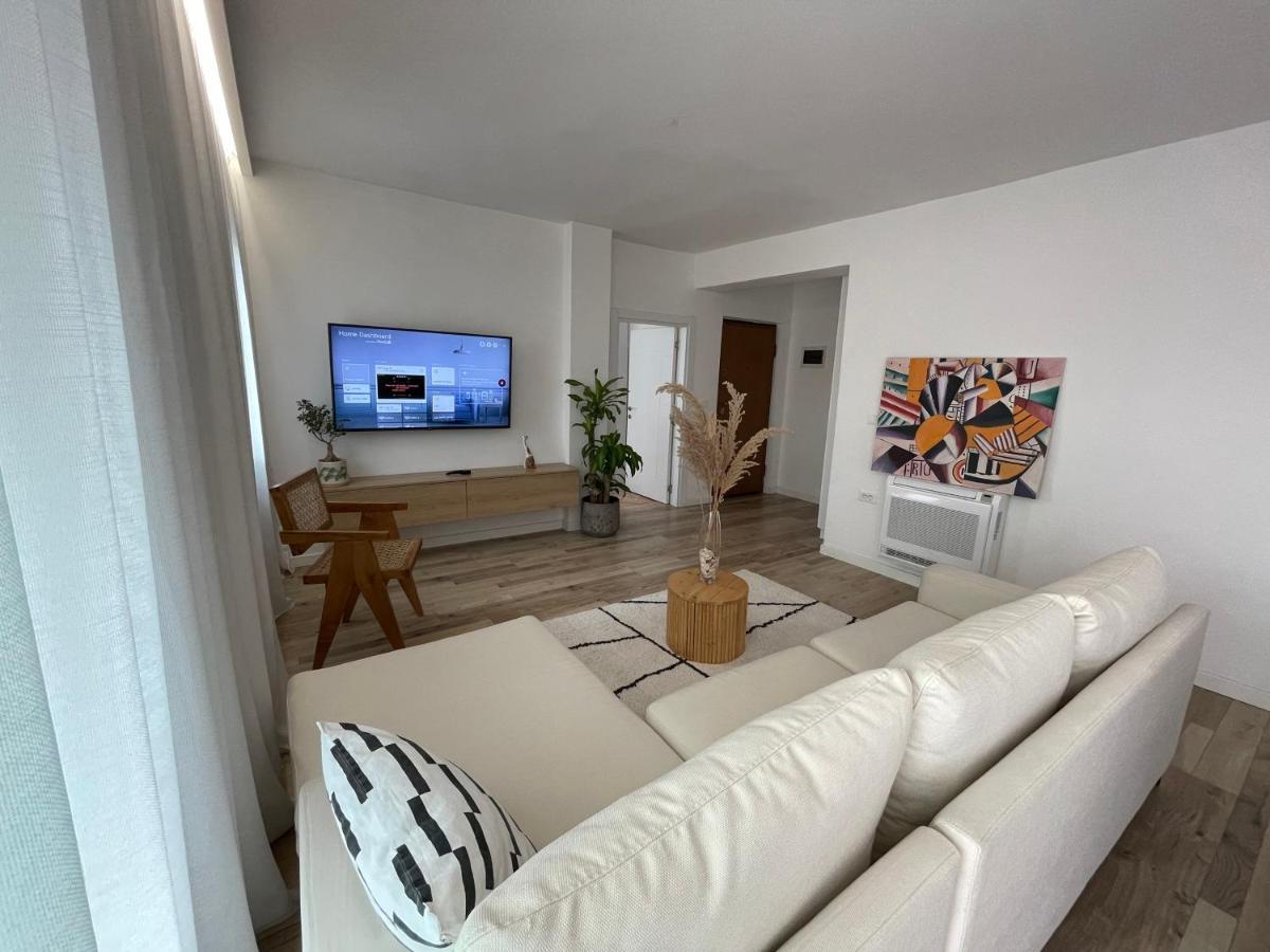 Myslym Shyri'S Apartments Tiranë Ngoại thất bức ảnh