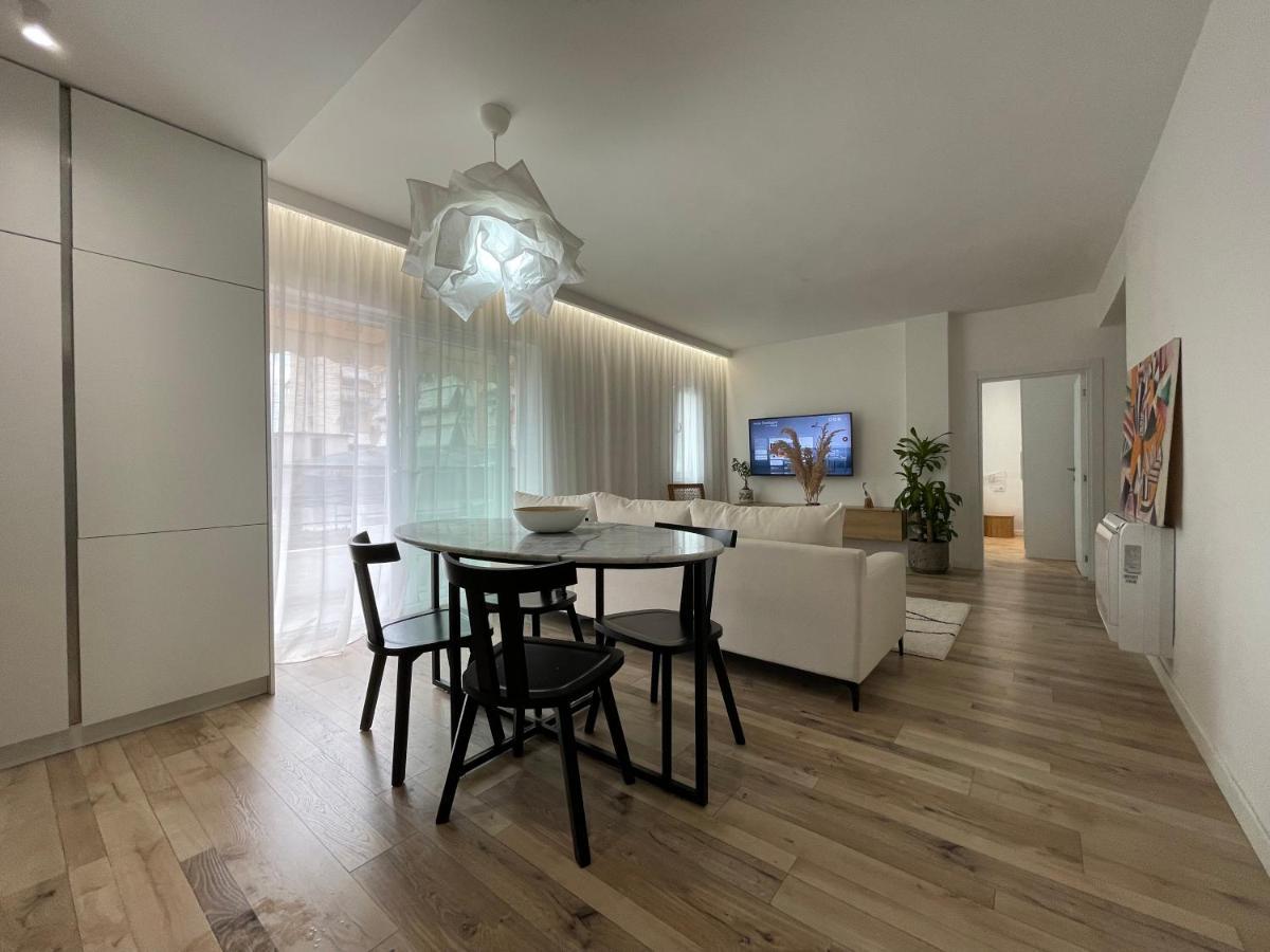Myslym Shyri'S Apartments Tiranë Ngoại thất bức ảnh