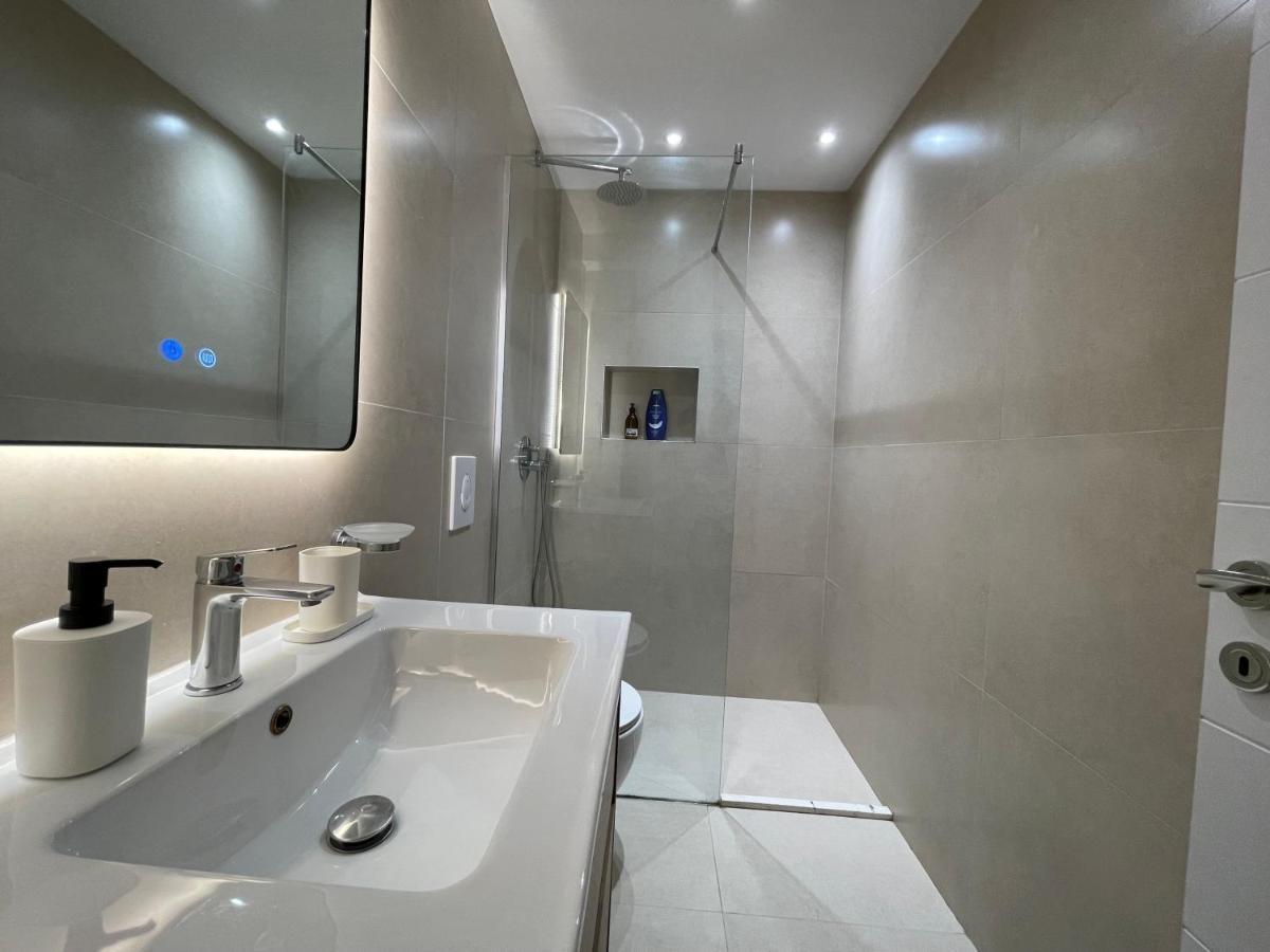 Myslym Shyri'S Apartments Tiranë Ngoại thất bức ảnh