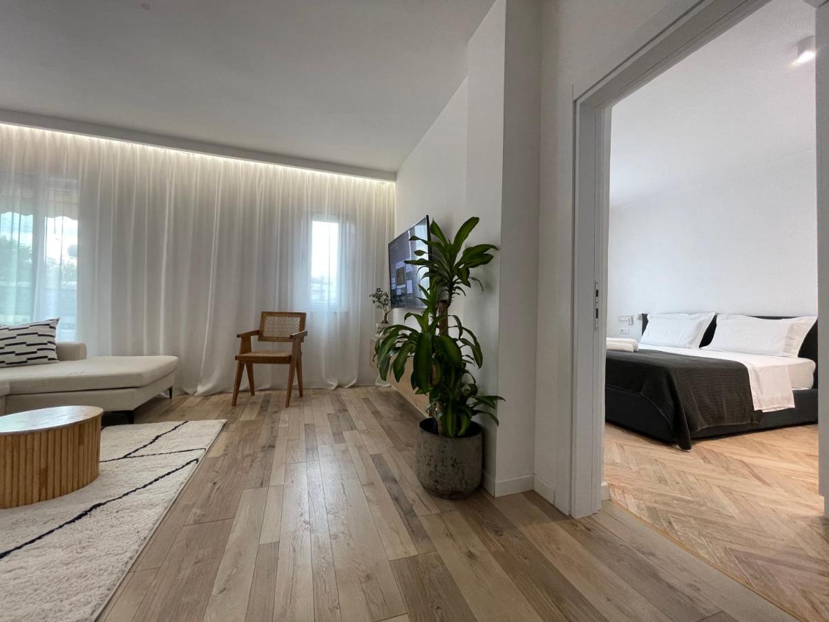 Myslym Shyri'S Apartments Tiranë Ngoại thất bức ảnh
