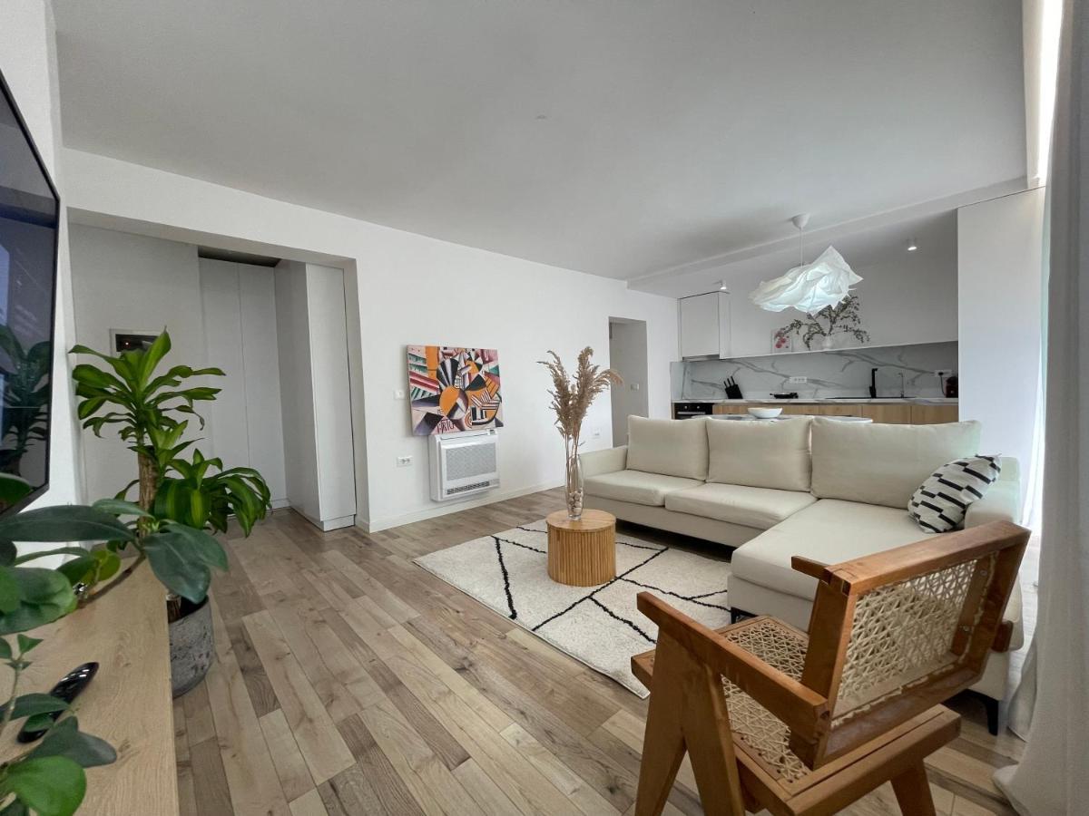 Myslym Shyri'S Apartments Tiranë Ngoại thất bức ảnh