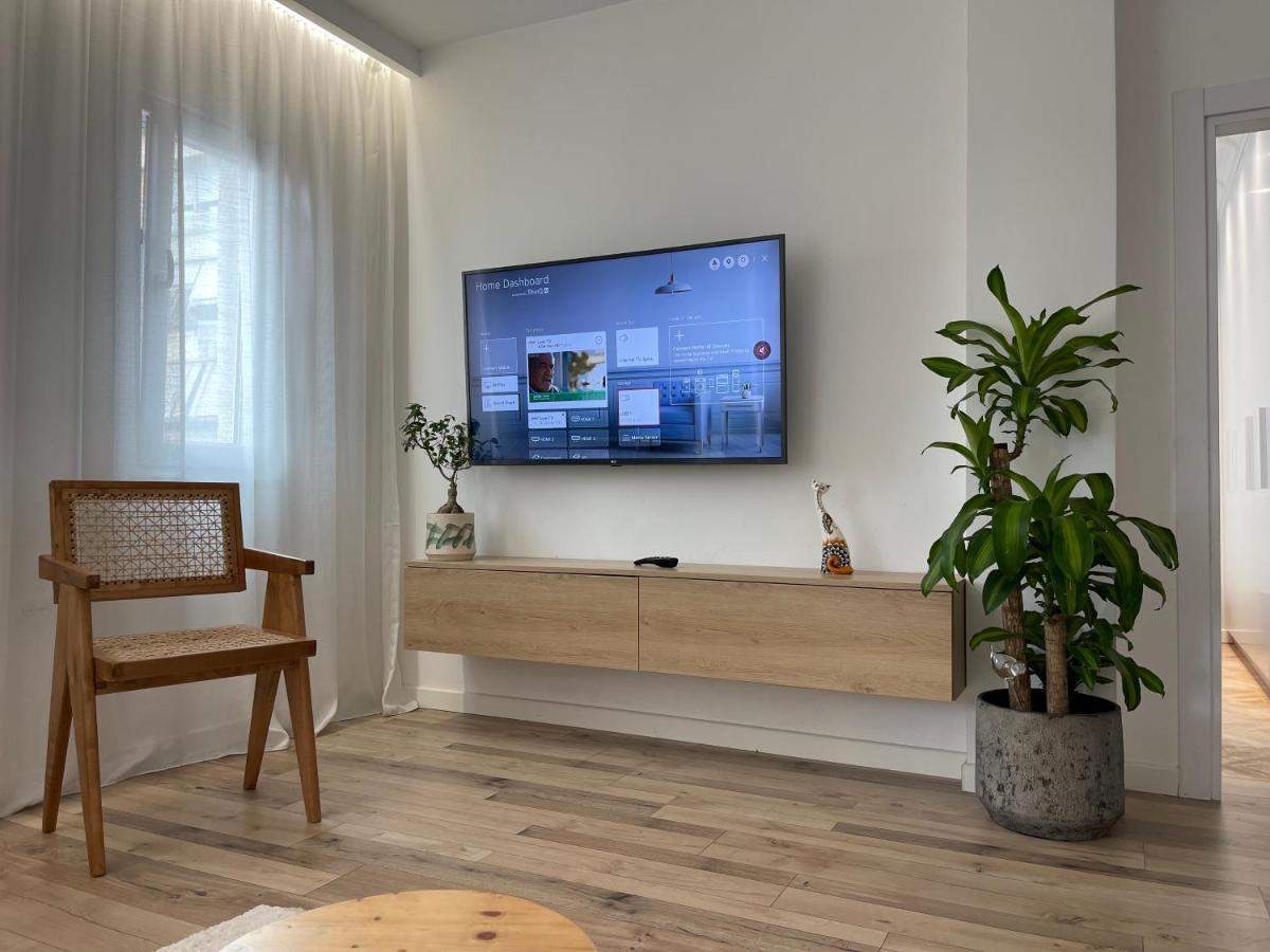 Myslym Shyri'S Apartments Tiranë Ngoại thất bức ảnh