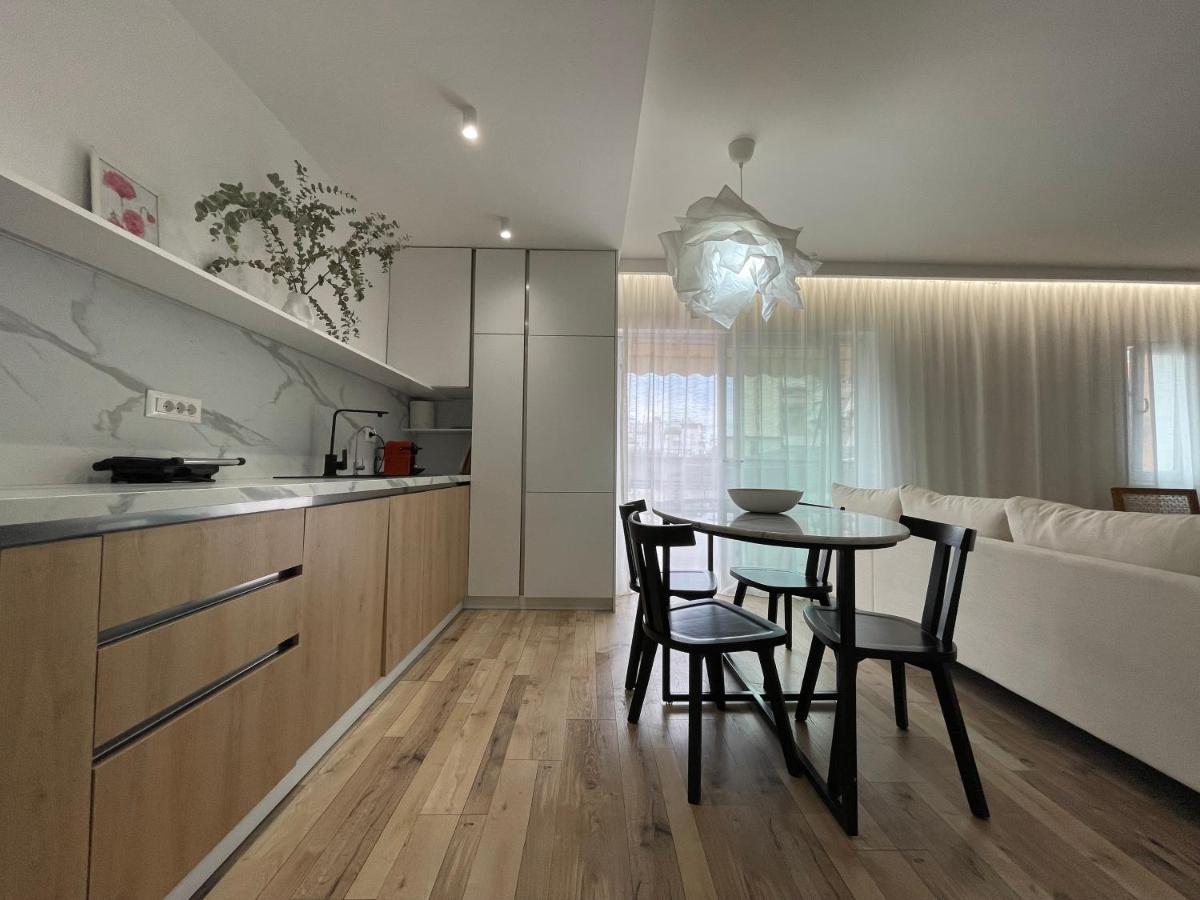 Myslym Shyri'S Apartments Tiranë Ngoại thất bức ảnh
