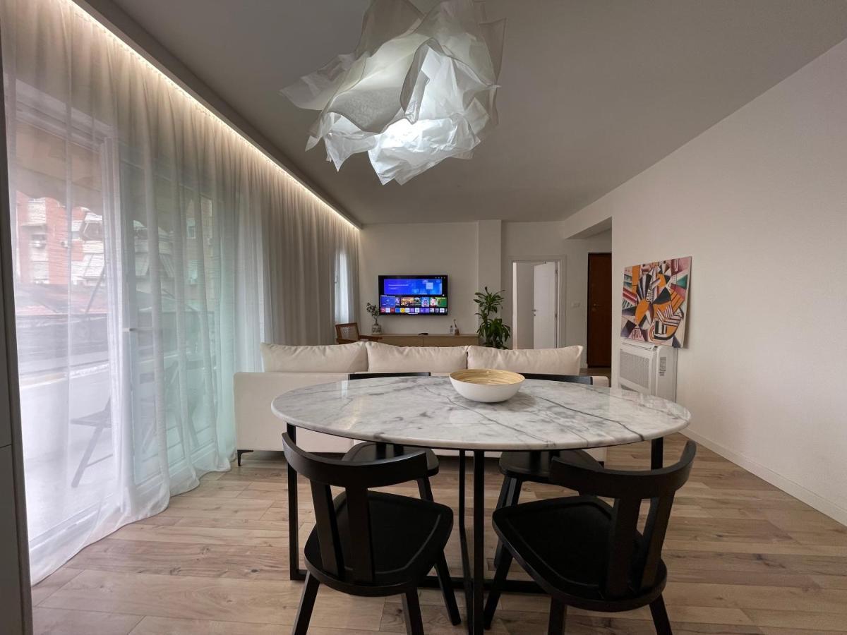 Myslym Shyri'S Apartments Tiranë Ngoại thất bức ảnh