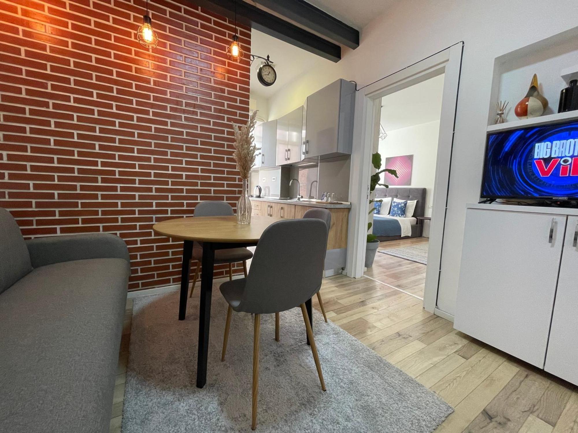 Myslym Shyri'S Apartments Tiranë Phòng bức ảnh