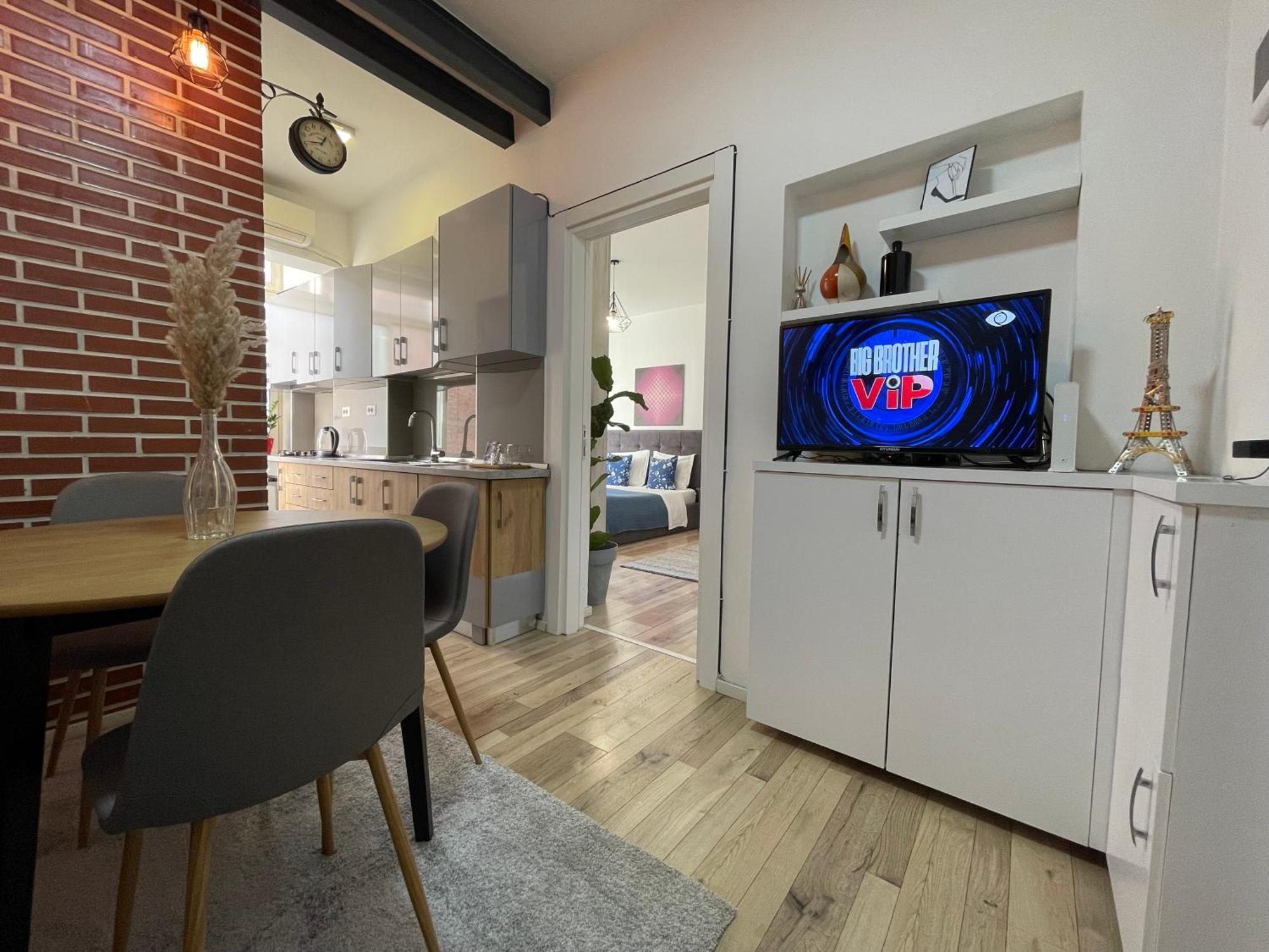 Myslym Shyri'S Apartments Tiranë Phòng bức ảnh