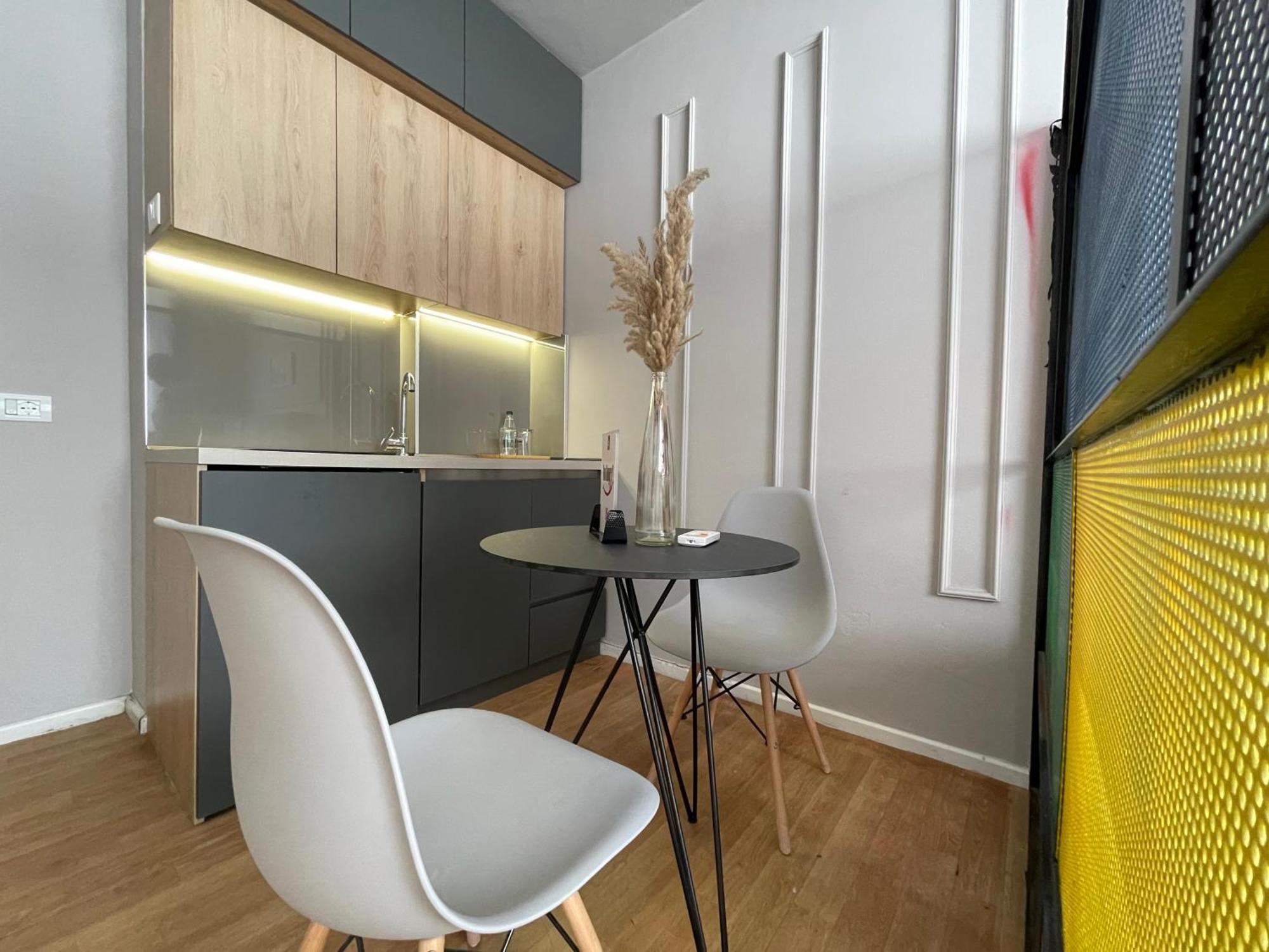 Myslym Shyri'S Apartments Tiranë Ngoại thất bức ảnh