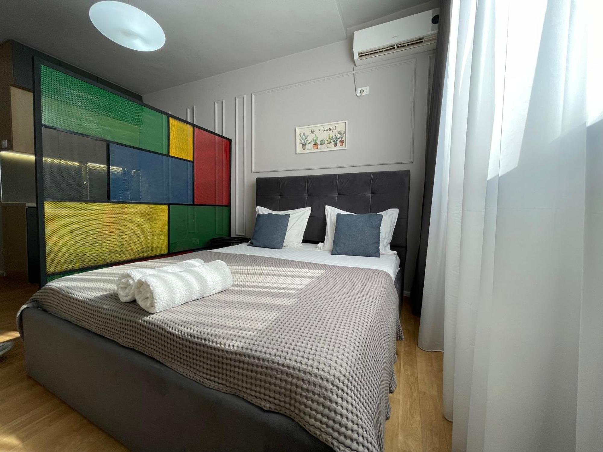Myslym Shyri'S Apartments Tiranë Ngoại thất bức ảnh